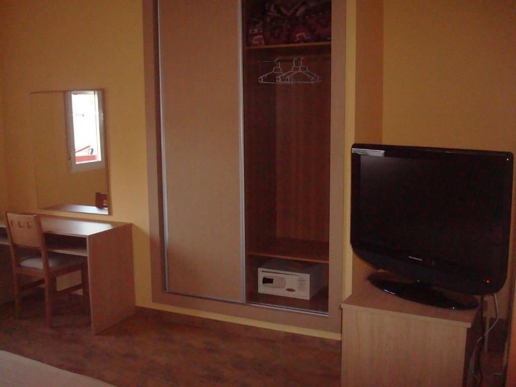 Hotel Los Chiles Villanueva Del Arzobispo Room photo